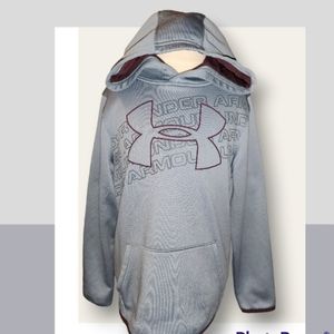 Re listed 4/13 🐝 Under armour hoodie